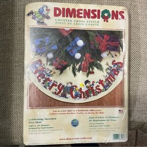 Dimensions 8716 Christmas Celebrating Snowmen Tree Skirt  Cross Stitch Kit
